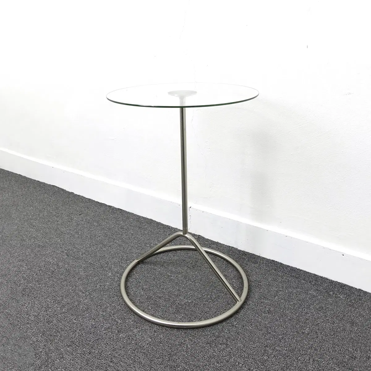 UMBRA LOOP SIDE GLASS TABLE 움브라 유리협탁 테이블